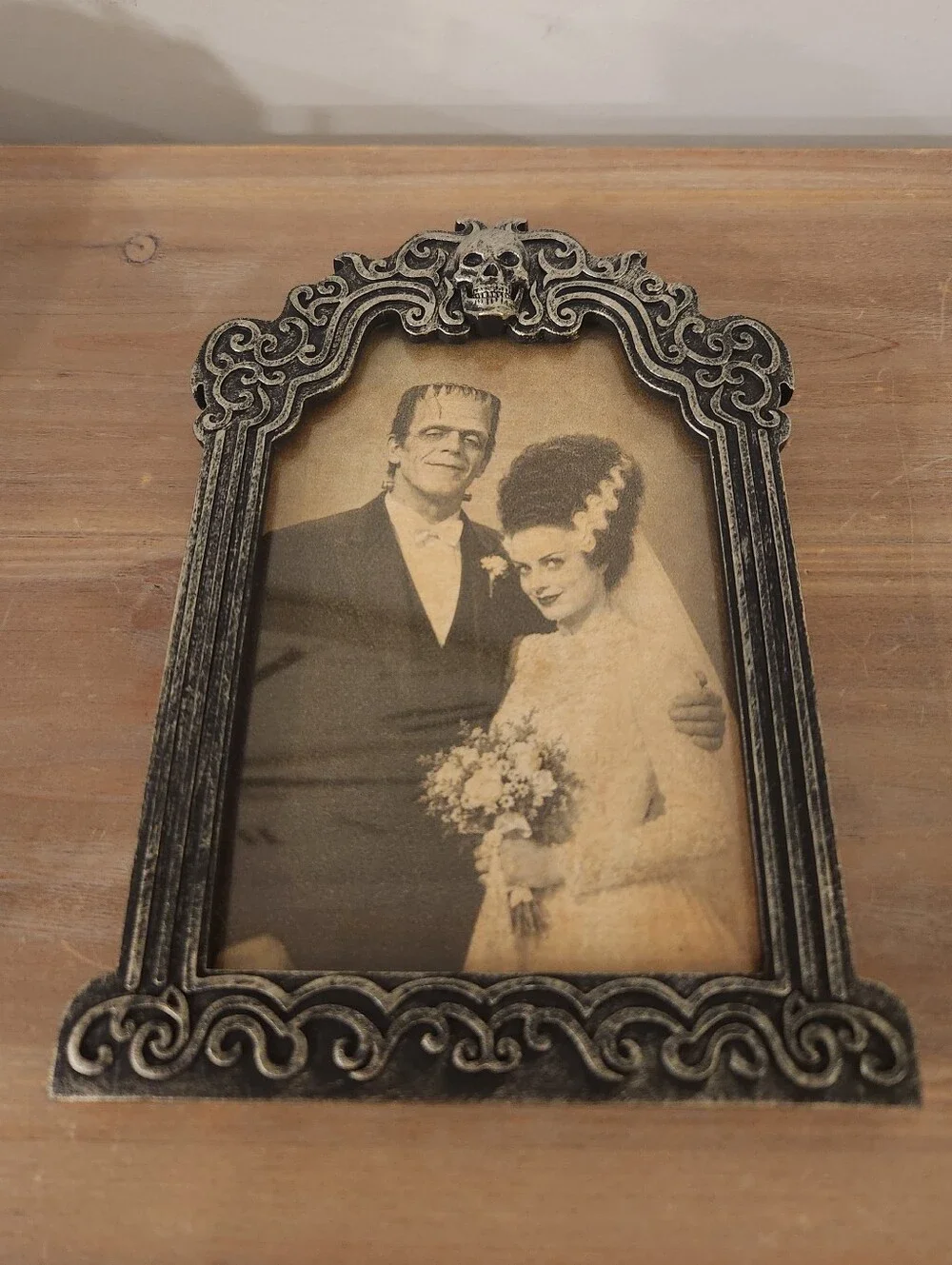 Isaac Jacobs Gothic Skull 4x6 Picture Frame Frankenstein Bride Halloween Horror